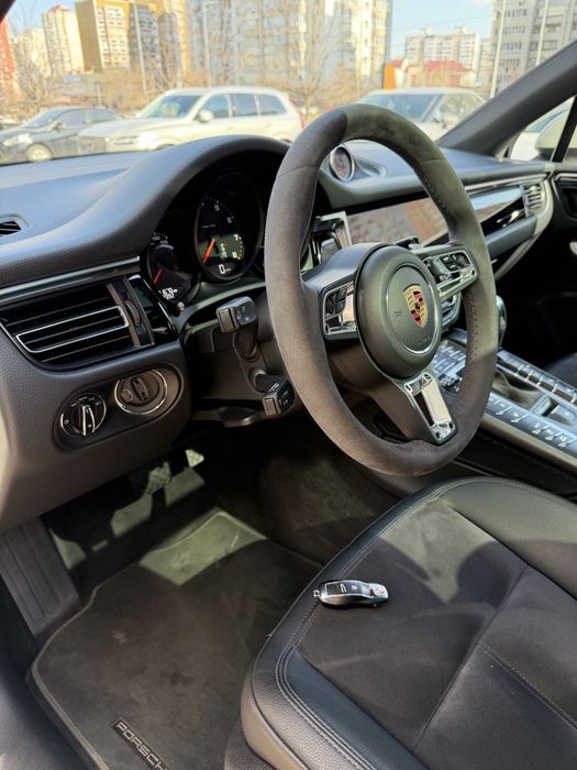 Porshe macan 2019