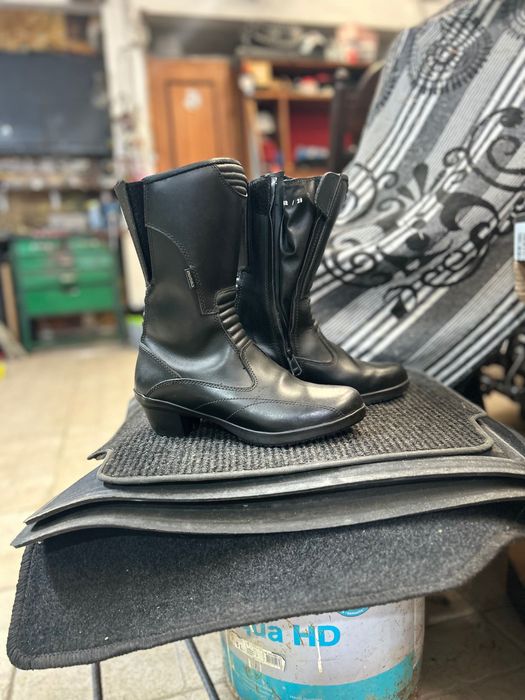 Botas Modeka Mulher