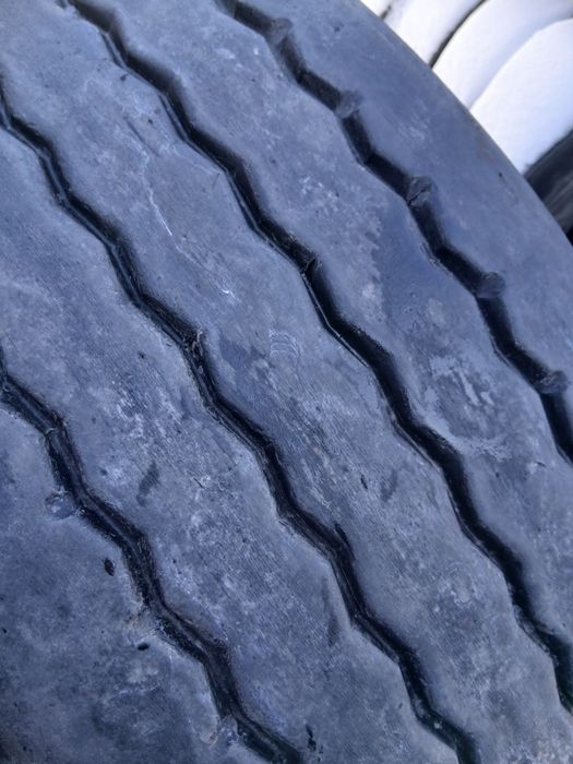 Грузові шини бу 385/65/22.5