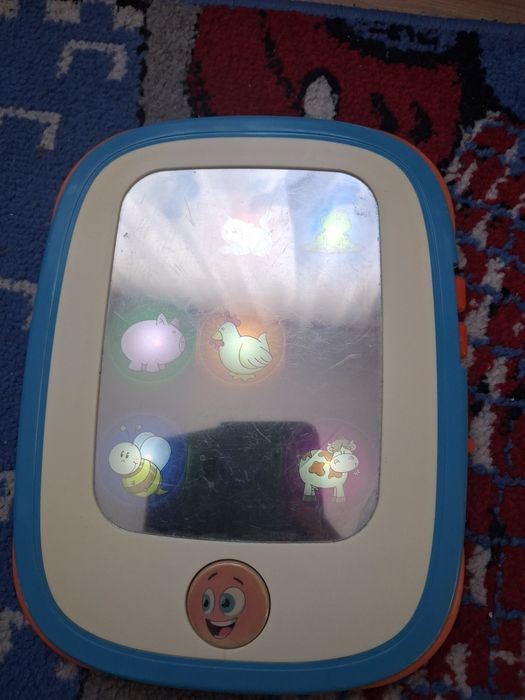 Tablet edukacyjny ( odgłosy zwierząt , piosenki)