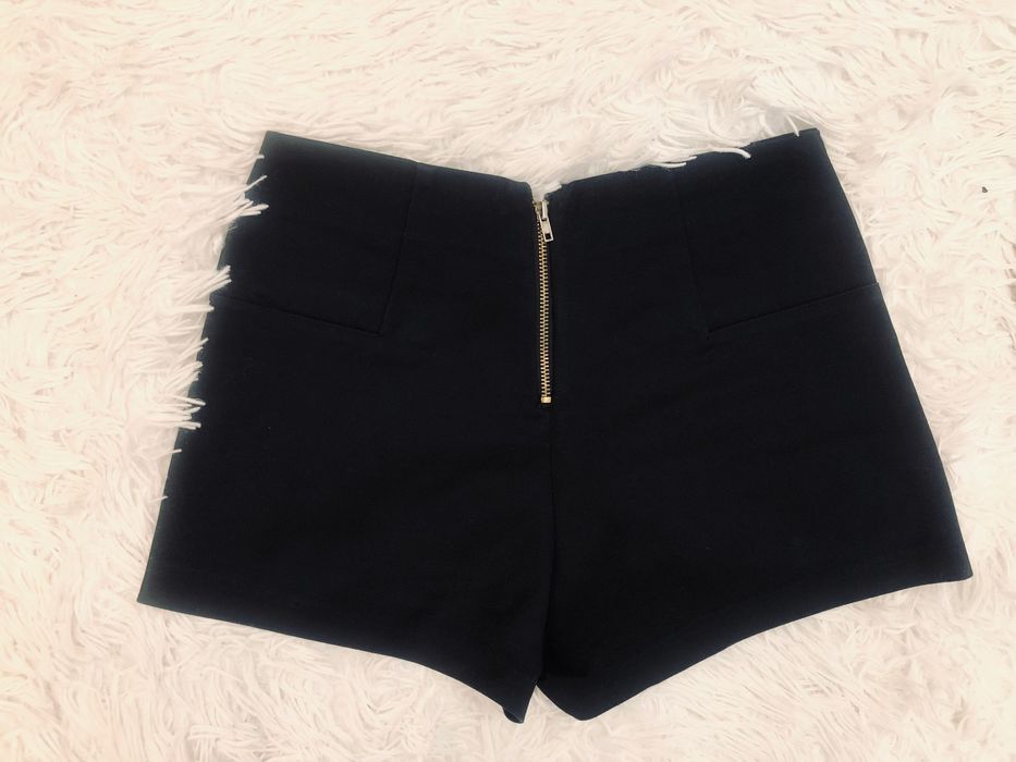 Czarne krótkie spodenki szorty Bershka z suwakami