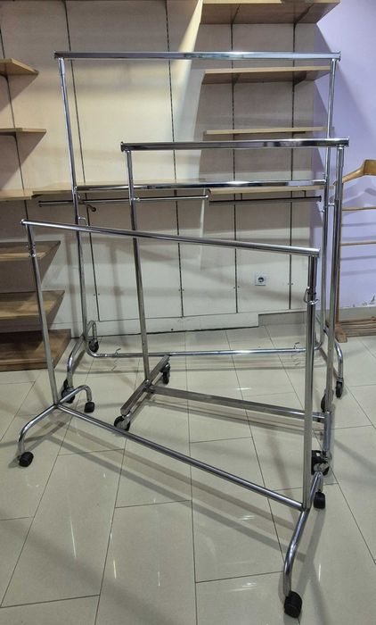 Vendo Mobiliário de Estabelecimento de Pronto-a-Vestir