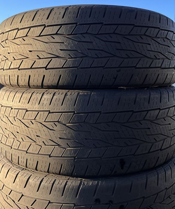 Літні шини комплект 225/55 r18 Continental