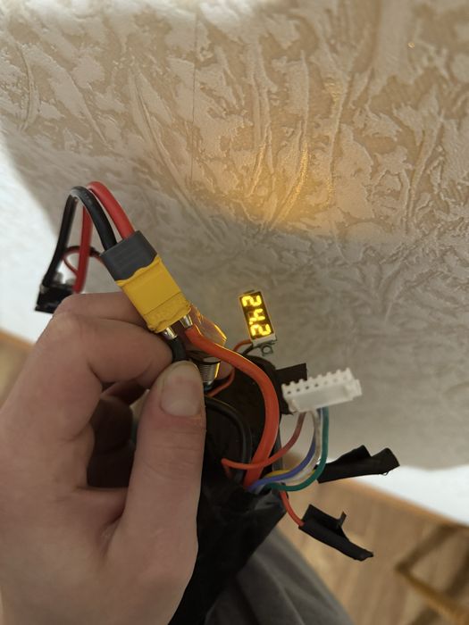 FPV з Raspberri Pi 4B — 10 дюймів, робочій, на запчастини чи ремонт.