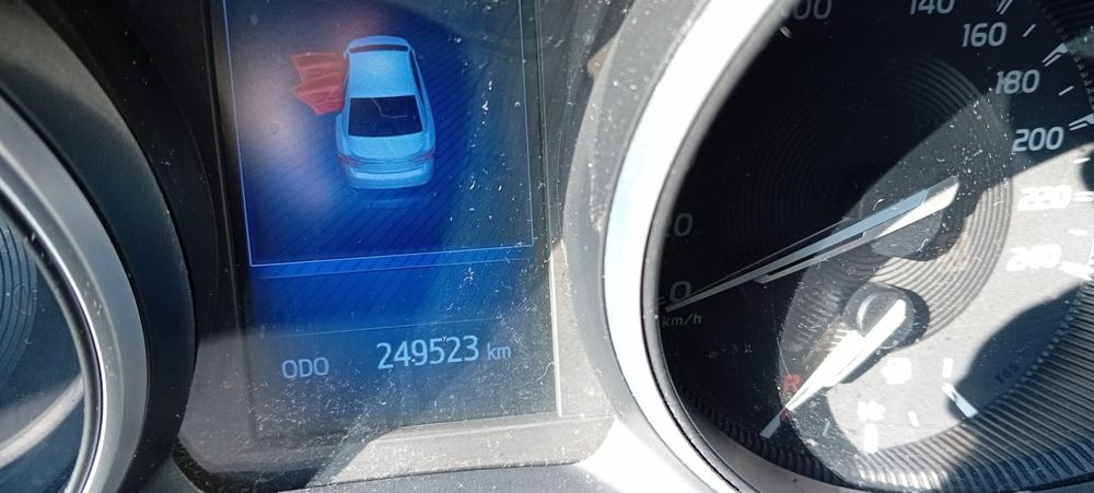 Toyota Avensis 2015