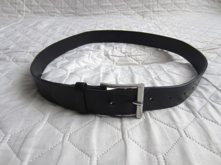 Szeroki czarny pasek z ładną klamrą, szer. 3 cm, dł. 101 cm