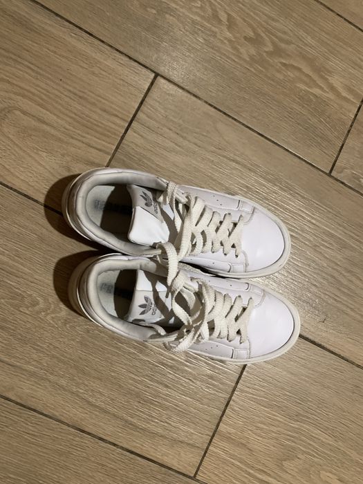 Адидас кросовки оригинал. 24см