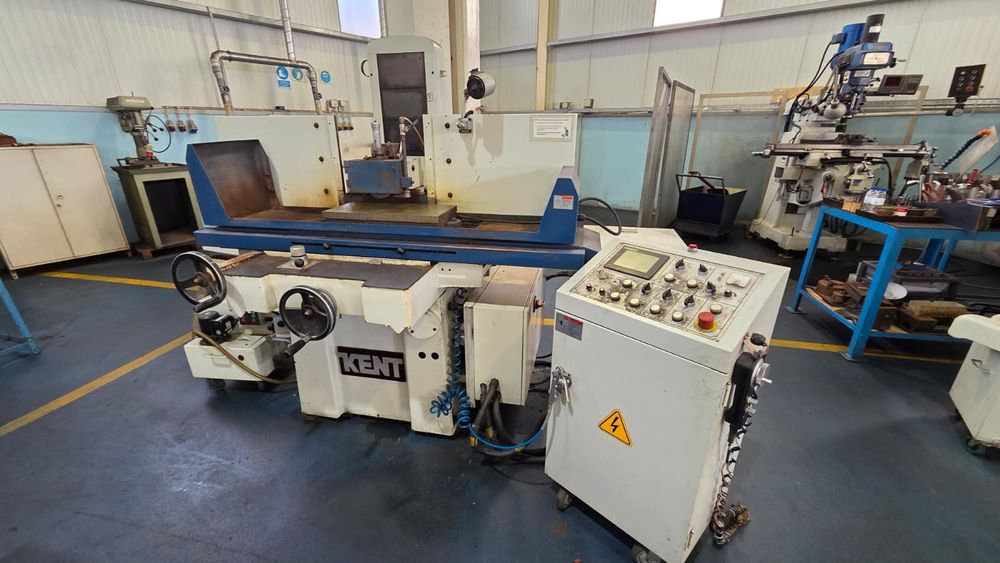 Retificadora Plana Kent CNC