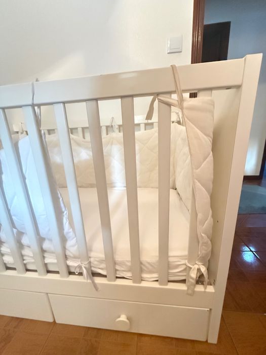 Cama grades bebe + colchão