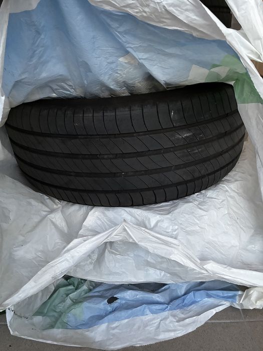 Sprzedam opony 225/50 17