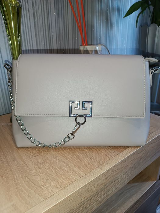 Женская сумка светлая