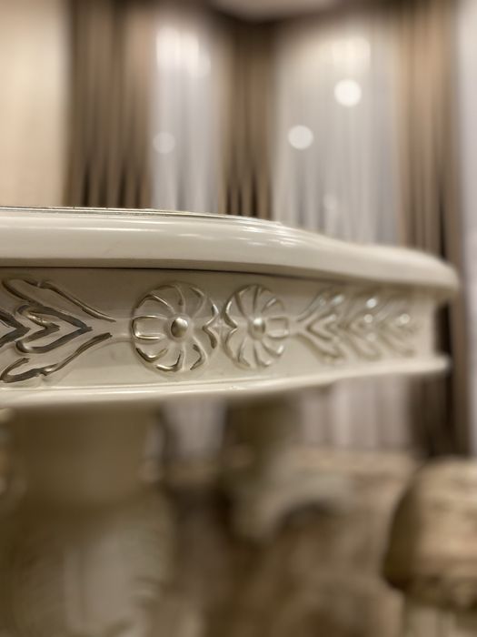 Продам стол и стулья