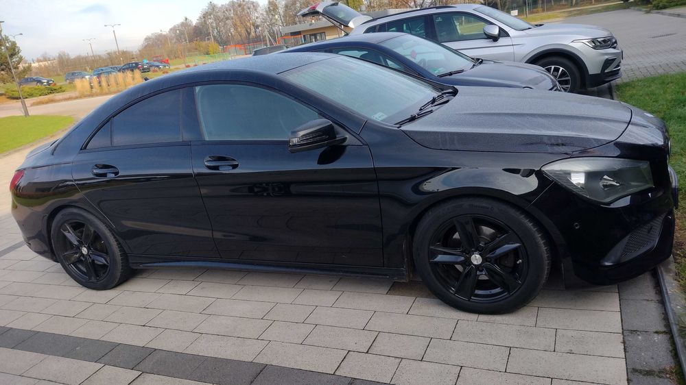 Sprzedam samochód Mercedes CLA 180 AMG Line