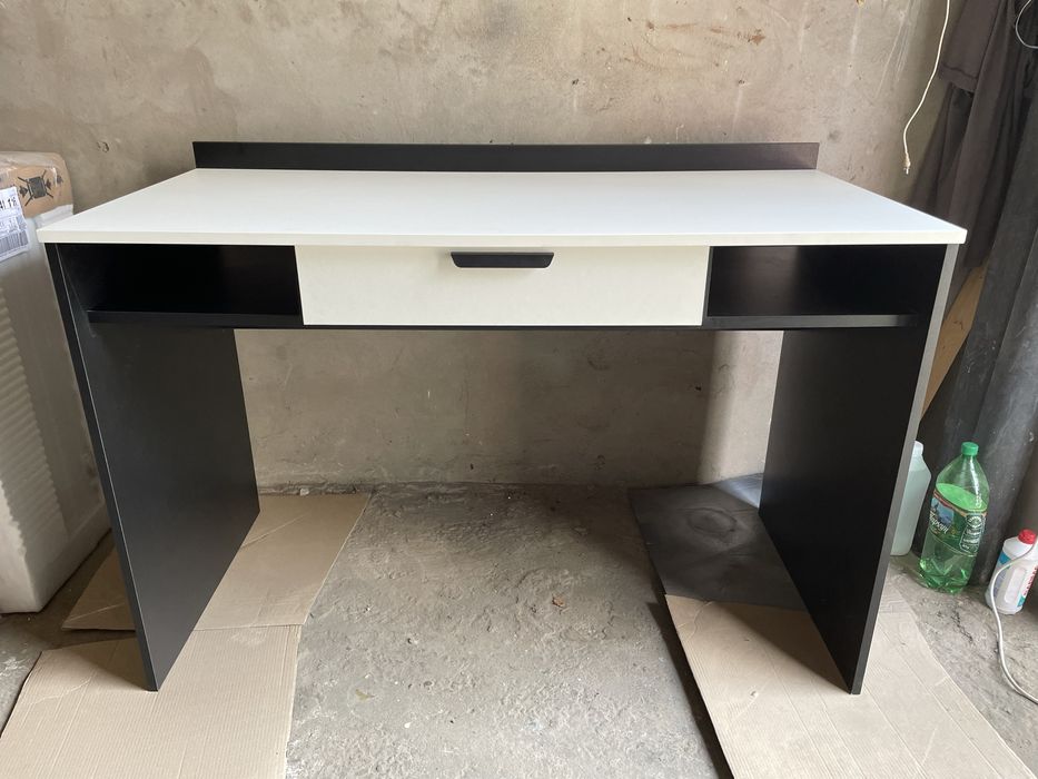 Продам стол