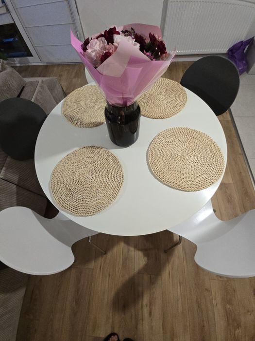 Stół okrągły 110 cm z 5 krzesłami
