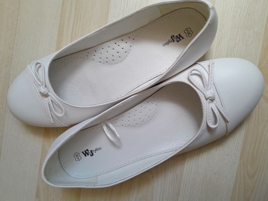 Białe baleriny r , 39 wojtyłko