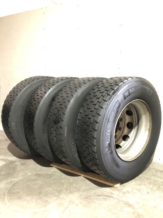 315/70R 22.5 pneus usados, recauchutados, novos