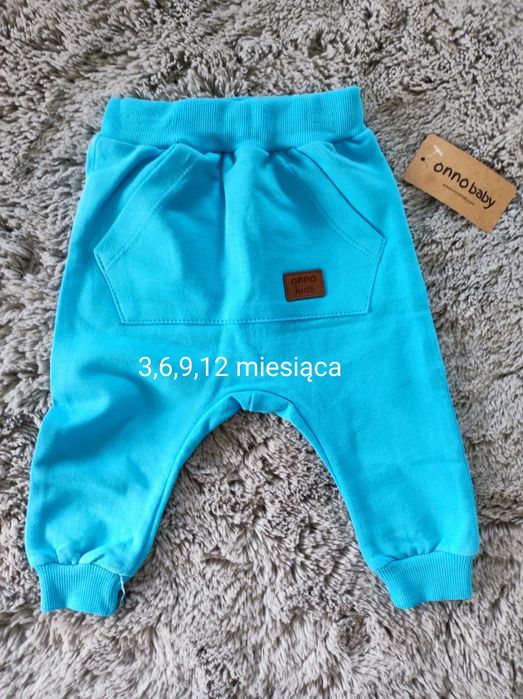 Niebieskie spodnie baggy