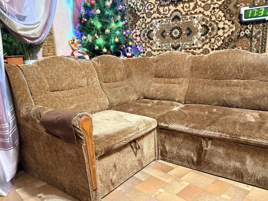 Продам диван угловой