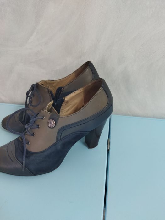 Віддам безкоштовно туфлі