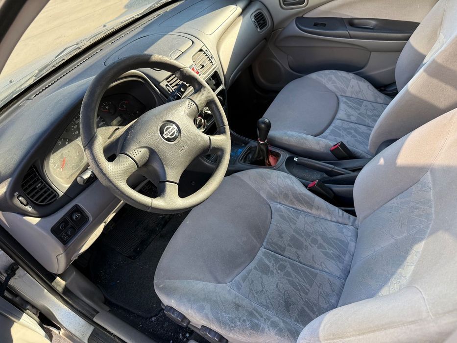 Nisan Almera 1.5 gasolina para peças