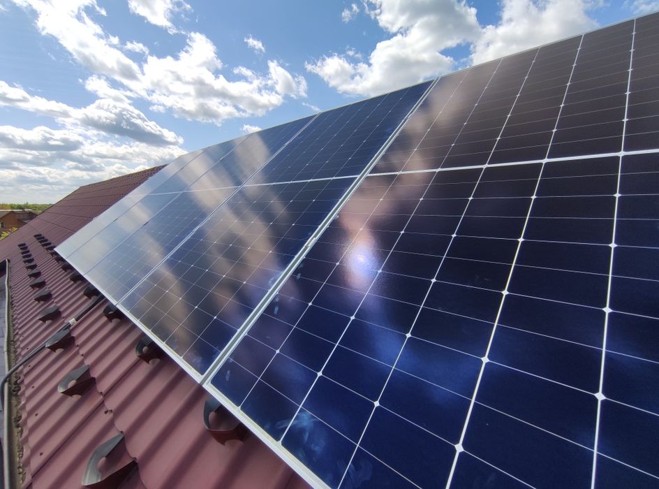 Сонячна електростанція. Зелений тариф. Монтаж сонячних панелей.