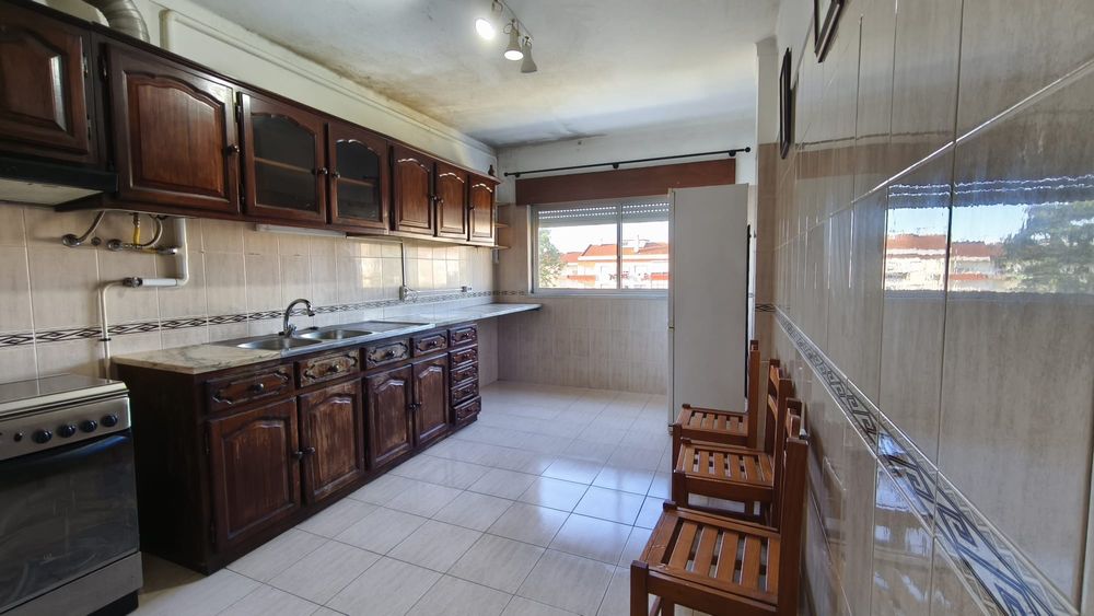 Apartamento  T3 disponível para arrendamento ou por  Quartos