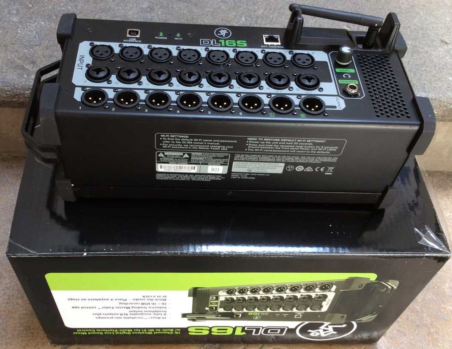 Mackie DL16 or DL32 New, Never Before Used64729503635330122