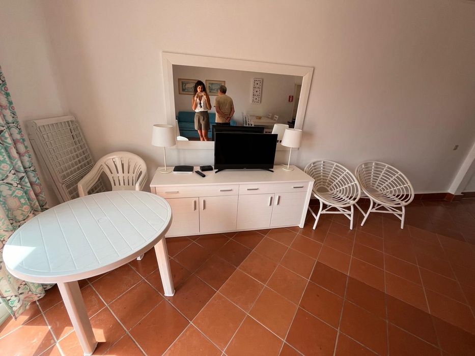 Mesa de Plástico Redonda Branca 90 cm – Varanda/Jardim