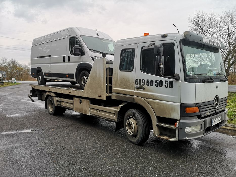 Pomoc Drogowa Auto Laweta Tanio solidnie kabina 6 osób