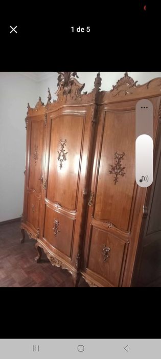 Roupeiro estilo D João v em madeira de castanho está totalmente restaurado como novo