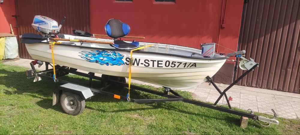 Łódź wędkarska z silnikiem, wózkiem i wyciągarka