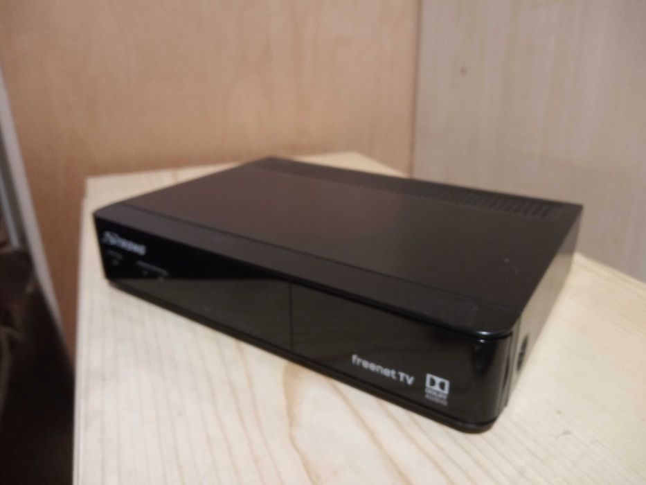 Dekoder DVB-T2 Hevc Strong bez pilota i zasilacza.