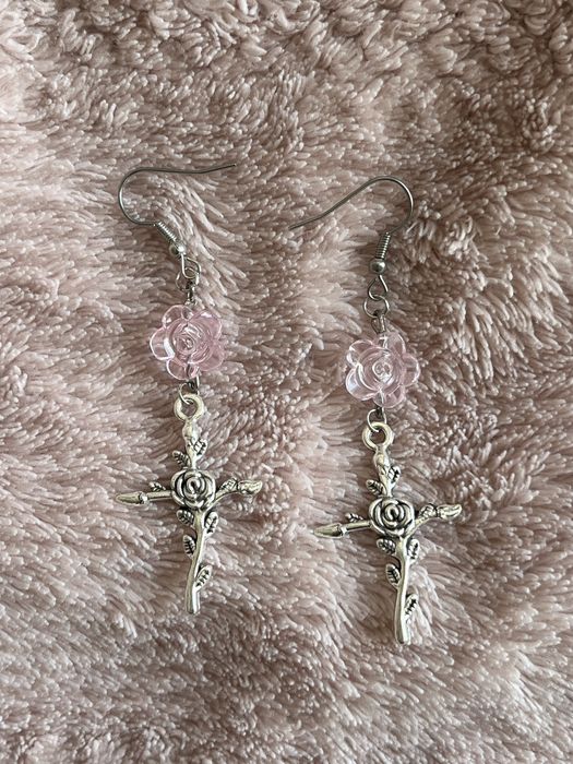 Kolczyki handmade krzyzyki z rozami