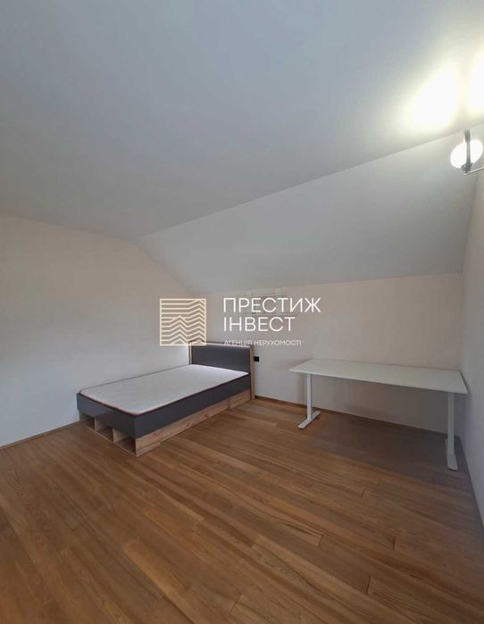 Продаж будинку в районі 4 школи