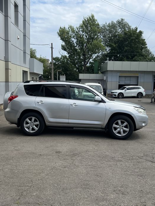 Продам Toyota Rav4