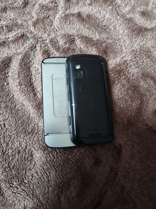 Sprzedam 2 sprawne telefony