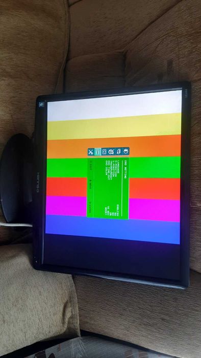 Монітор 19 дюймів робочий . Вбудовані динаміки . Функція телевізора .