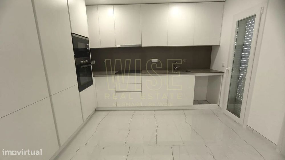 Moradia T4 Nova, com terreno em Antuzede