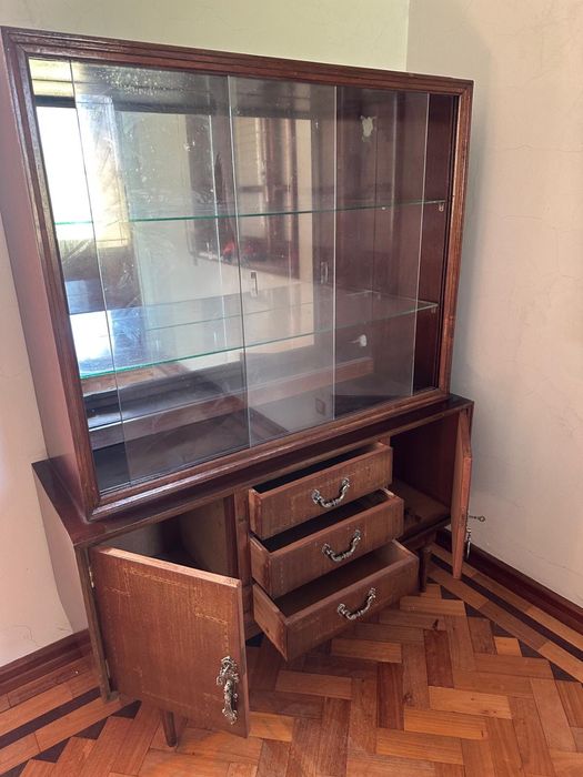 Mobília de Sala e Mesa de Jantar com Cadeiras