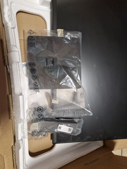 Monitor Samsung Essential S3 24"