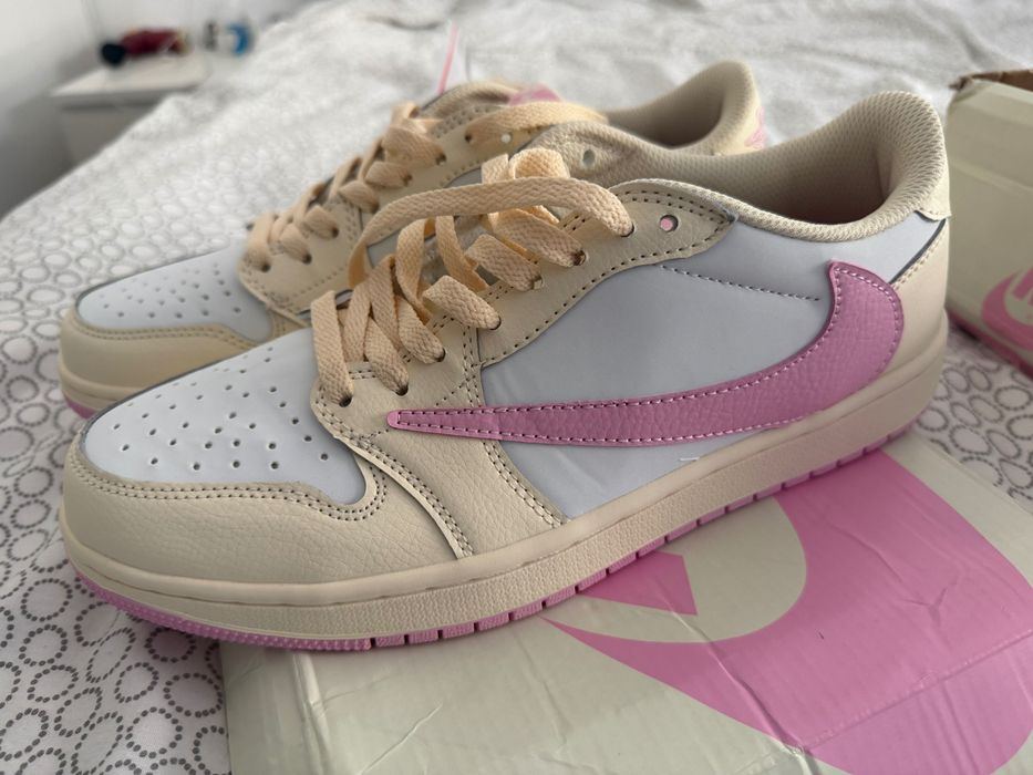 Nike Travis Scott Pink