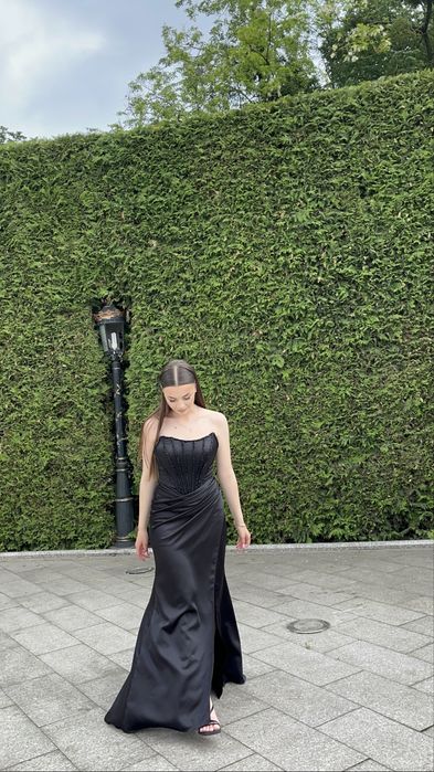 Продаж випускне плаття