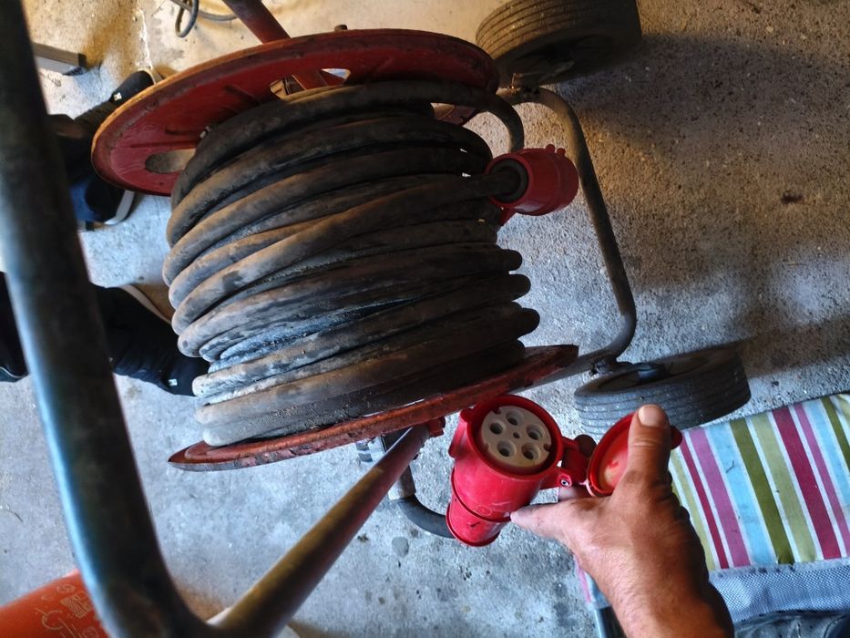 Carro com extensão trifásica