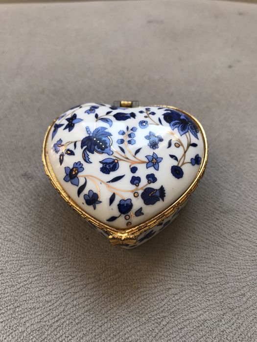 Small Ceramic Jewelry Box