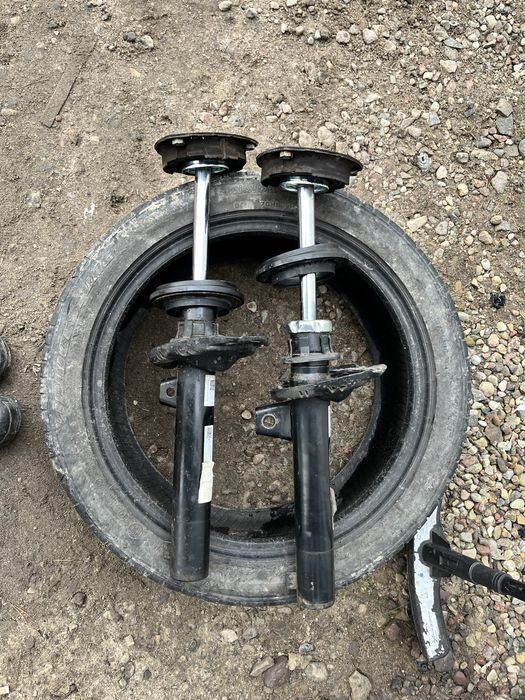 Amortyzator mcperson sprężyna VW Golf VII 2.0TDI