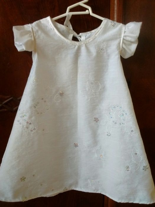 Biała sukieneczka/tunika cekiny haft 86/92