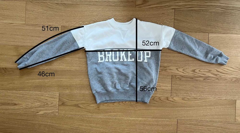 Szaro-biała bluza przez głowę z napisem, Pull&Bear - S