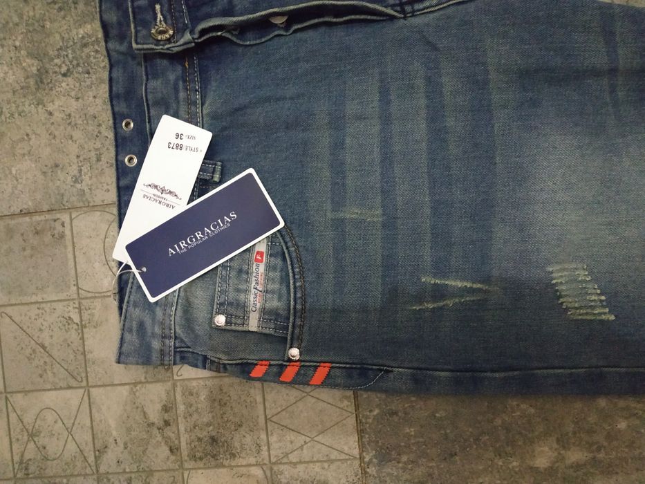 Продам мужские, новые джинсы.