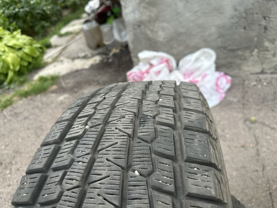 Гума зимова Yokohama 225/55 R19 iceGUARD G075